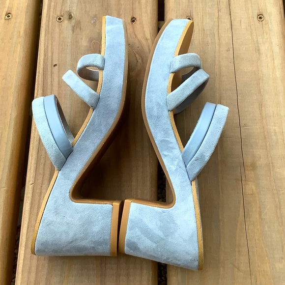Stylish platform slip on sandals 💙💙 - Picture 3 of 11